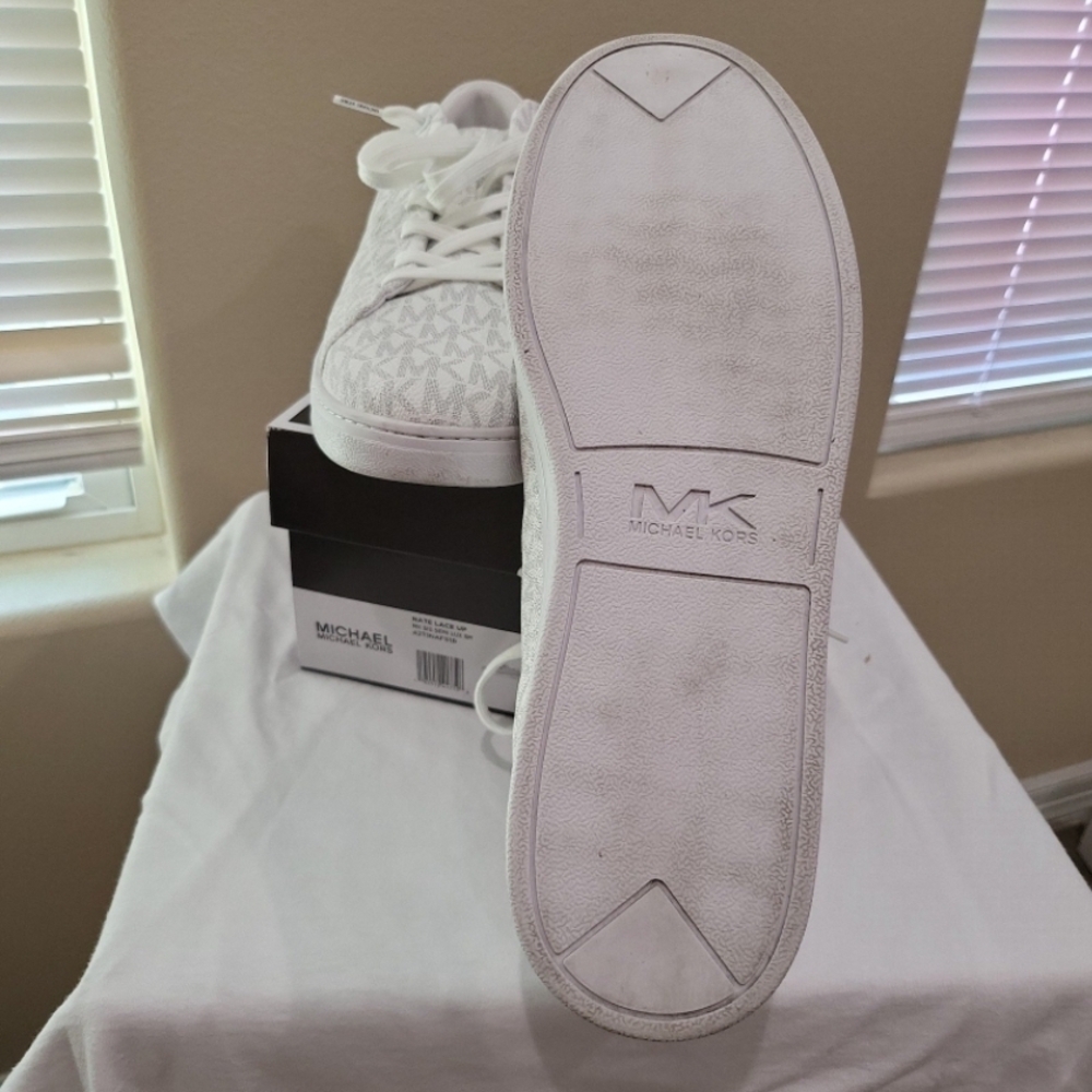 Michael Kors White Textured Sneakers for Casual Comfort - Picture 10 of 12